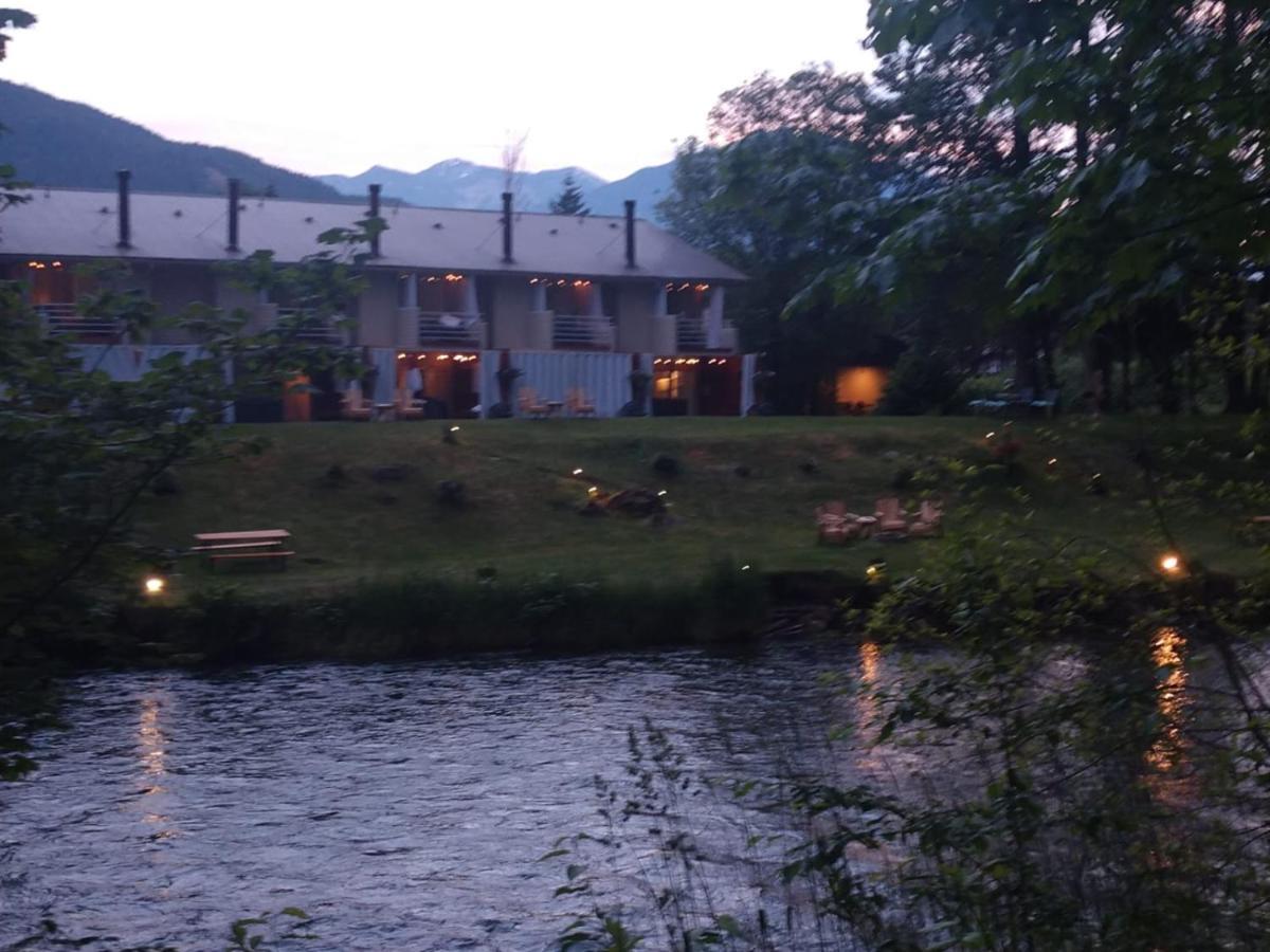 Moon River Suites #4 North Bend Kültér fotó